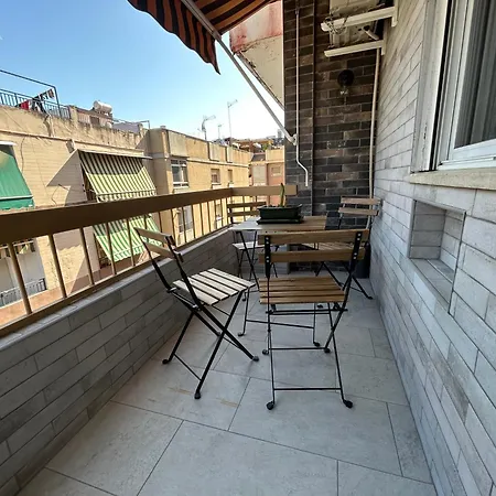 Rghost-apartamento Ganivet En El Centro De *